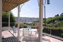 1 Inglewood, which has stunning panoramic views over Dartmouth, is a beautiful four-star platinum two bedroom apartment for four