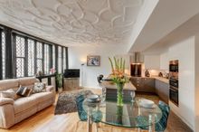 For style of historic proportion you can stay at Merchants Rest in the heart of Dartmouth.  This beautifully finished first floo