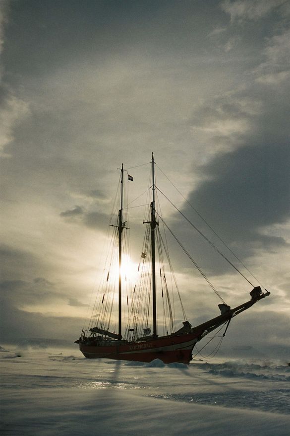 Basecamp\'s Ship In The Ice