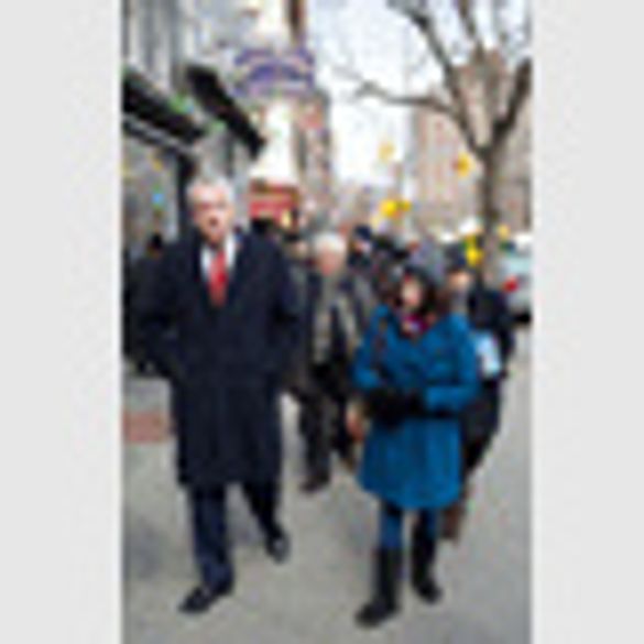First Minister and Hannah Ellis leading the Dylan Thomas Greenwich Village Walk