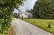 Stowford Manor, which sleeps 12, is an impressive Grade II, five-star, six bedroom property set in its own grounds close to Dart