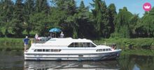 Peniche Crusader houseboat located on the River Thames