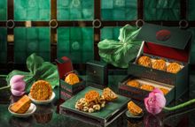 Yan Toh Heen Deluxe Moon Cake Hamper