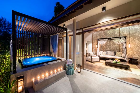 Jacuzzi Pool Suite