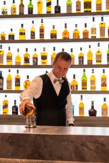 Whiskey Bar, Scenic Eclipse