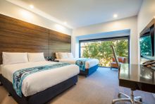 2 bed urban guestroom