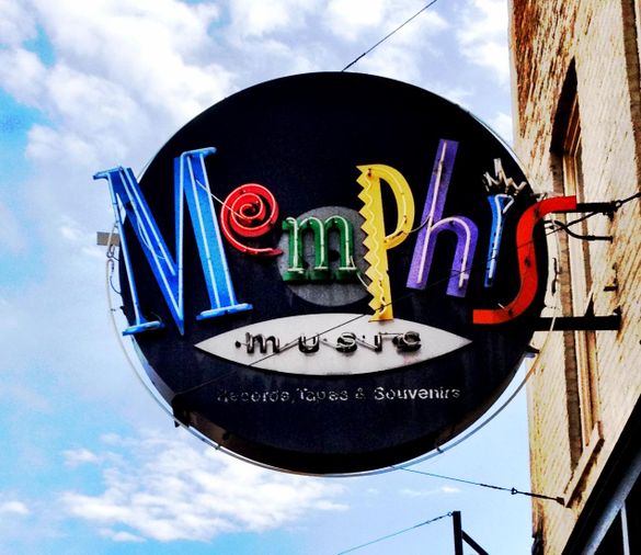 Memphis Neon Sign on Beale Street. (Source: Bob Hazlett)
