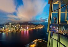 Enchanting “Million-dollar night view” of Victoria Harbour and Kowloon Peninsula at sky100