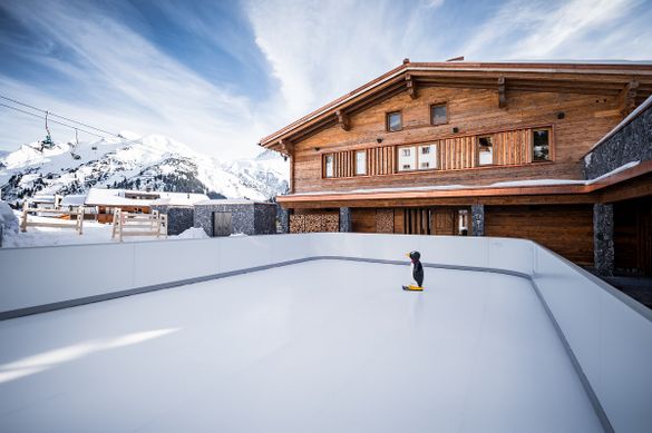 Chalets Arula Ice Rink