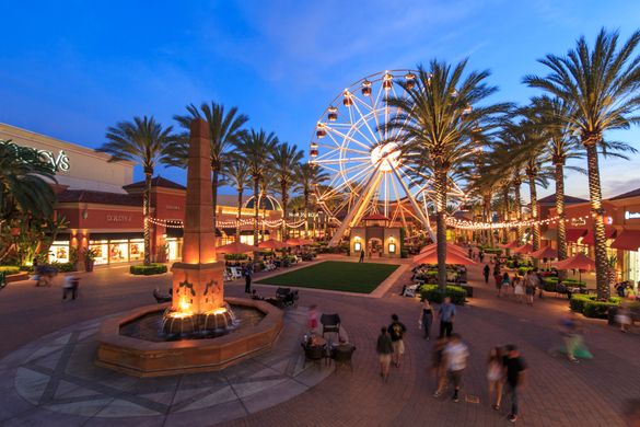 Irvine Spectrum Center's Giant Wheel Court