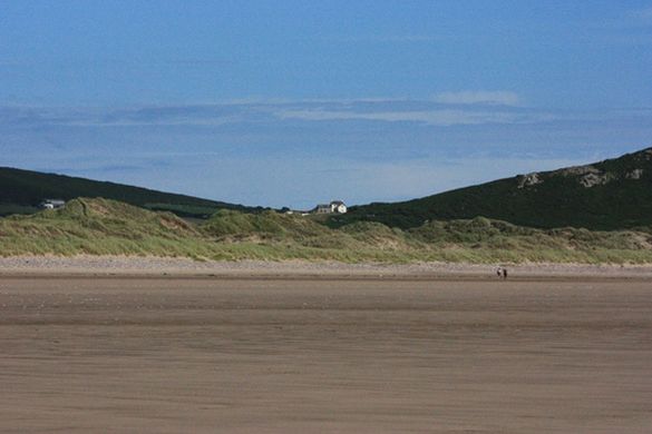 House for 14 in Rhossili Bay