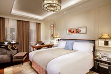 InterContinental Singapore Shophouse King Club Room
