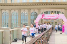 Sands Resorts Macao and Trends Health Magazine hosted a run up The Parisian Macao’s half-scale Eiffel Tower to raise awareness for breast cancer research during October.