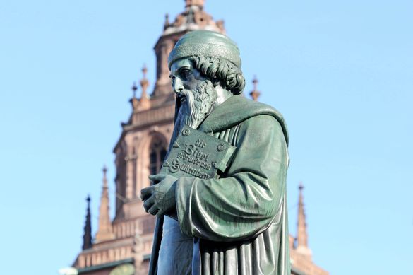 Gutenberg statue Gutenberg statue