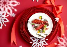 Rech by Alain Ducasse - Christmas Eve Dish - Seared blue lobster, cauliflower and black truffle