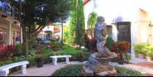 hidden via along Worth Avenue in Palm Beach, Florida