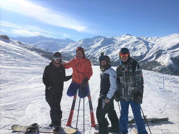 Eddie with SkiWeekends guests