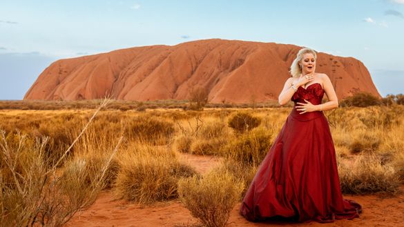 Angela Hogan performs at Uluru
