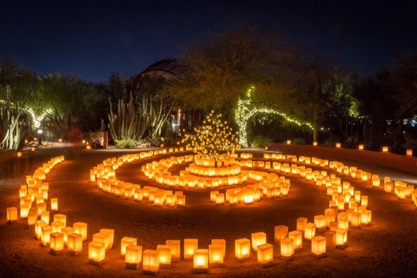 Las Noches de las Luminarias Las Noches de las Luminarias