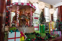 Giant Gingerbread Carousel by Anna Polyviou, Shangri-La Hotel, Sydney