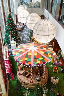 Giant Gingerbread Carousel by Anna Polyviou, Shangri-La Hotel, Sydney