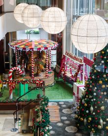 Giant Gingerbread Carousel by Anna Polyviou, Shangri-La Hotel, Sydney