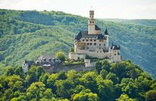 Die Marksburg im Mittelrheintal