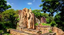 Avukana Buddha, Sri Lanka