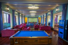 Blue Mountains YHA Ballroom lounge room