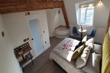OYO Angel Townhouse Deluxe Double