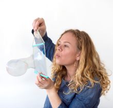 San Francisco's Exploratorium offers projects kids can do at home.
