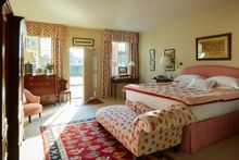 Hound Lodge