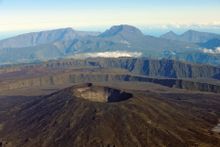 Fly over Piton de la Fournaise and enjoy a zero food waste picnic