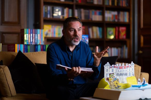 David Walliams officially opens Fowey Hall Hotel library David Walliams officially opens Fowey Hall Hotel library