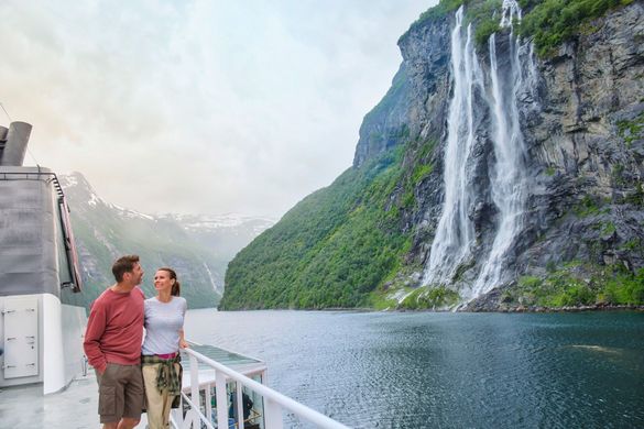  Hurtigruten 