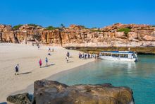 Xplorer tender beach landing - Kimberley Coast. Image Isaac Forman