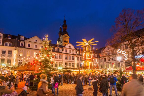 Koblenzer Weihnachtsmarkt in der Altstadt Koblenzer Weihnachtsmarkt in der Altstadt
