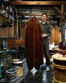 Urushi surfboard