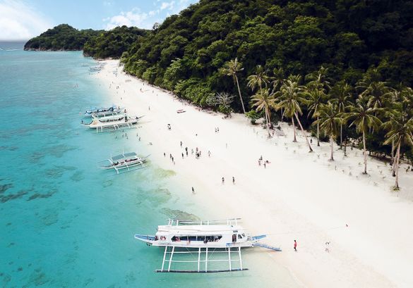 White Beach (photo by Erwin Lim)