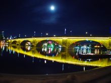 London Bridge lighting