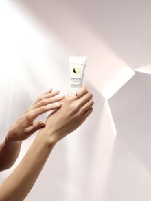 “A Beauty Dream” with Guerlain-Hand Treatment