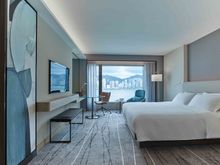 Elite Deluxe Harbour View Suite - Bedroom