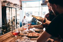 P&V Wine and Liquor Merchants, Newtown