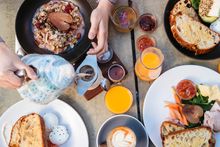 Food and drink available from Estabar beachfront cafe in Newcastle.