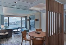 Elite Deluxe Harbour View Suite - Living Room