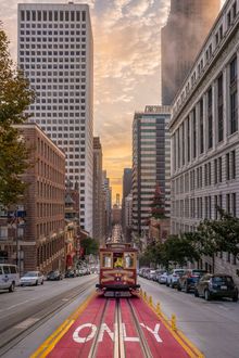 San Francisco cable car.