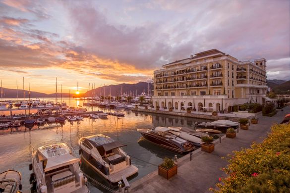 REGENT PORTO MONTENEGRO REGENT PORTO MONTENEGRO
