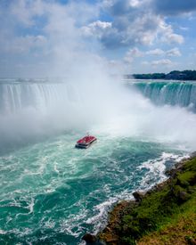Niagara Falls Hornblower