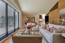 Livingroom-Sky-Suite