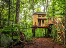  Les Refuges Perchés, Mont Tremblant, Quebec, Canada